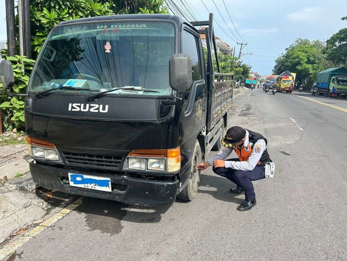 BaliPortalNews_ Tertib Truk Dishub