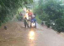 Tukad Pulang Ai Meluap, Jalur Seraya Barat Sempat Tersendat Tukad