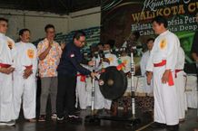 Rebut Piala Bergilir Wali Kota, Wawali Arya Wibawa Buka Kejuaraan Silat Wali Kota Cup Ke-7 Kejuaraan Silat Wali Kota Cup Ke-7