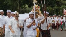 Upacara Pecaruan dan Ngebeji Pujawali Pura Niti Praja Pujawali Pura Niti Praja