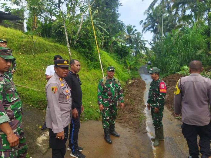 Tanah Longsor Tanah Longsor