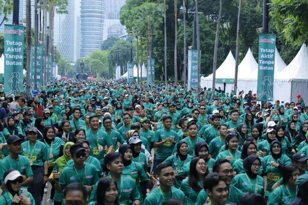 10 Ribu Orang Berjalan 10 Ribu Langkah untuk Lawan Osteoporosis 
