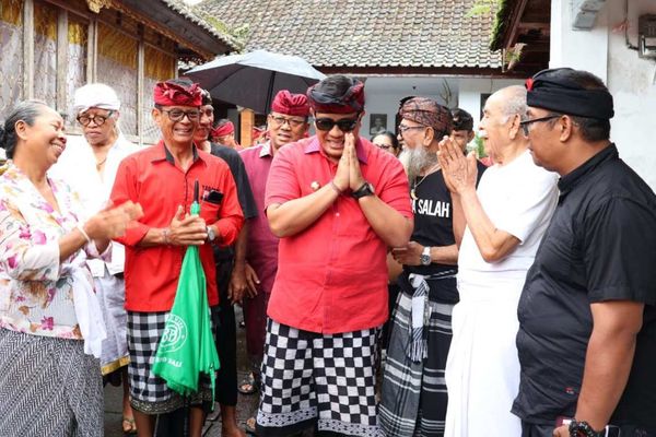 Upacara Atiwa-Tiwa Upacara Atiwa-Tiwa