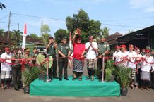 Bupati Tabanan Resmikan Pengaspalan Jalan di Mako Rindam IX/Udayana Bupati Tabanan