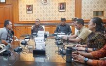 Wali Kota Jaya Negara Dorong Pertamina Berikan Kemudahan Masyarakat Dapatkan Gas LPG 3 Kg penyaluran gas subsidi