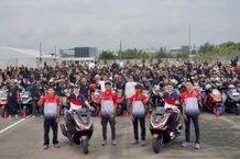 Berkah Punya PCX, 500 Bikers Honda Ditemui Pebalap MotoGP Honda PCX