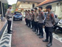 KBO Satpamobvit Polres Tabanan Arahkan 5 S Saat Anggota Jaga Objek Vital KBO Satpamobvit