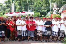 Bupati Tabanan Resmikan Gapura Kantor DPRD Tabanan Bupati Tabanan