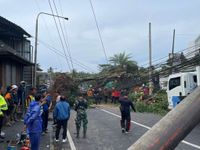 Cuaca Ekstrem di Bali, PLN Sigap Kerahkan Petugas untuk Pulihkan Kondisi Kelistrikan PLN