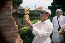 Wali Kota Jaya Negara Hadiri Pemelaspasan Wantilan Pura Dalem Desa Adat Peninjoan Mendem Pedagingan