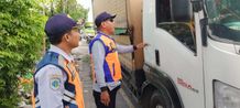 Dishub Denpasar Tertibkan 14 Angkutan Barang di Mahendradatta Kargo Permai Giat penertiban