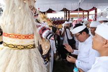 Wawali Arya Wibawa Hadiri Karya Ngeratep, Melaspas lan Pasupati di Pura Dalem Penataran Suwung Desa Adat Kepaon prosesi ngeratep