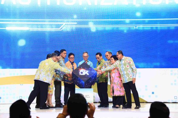 Otoritas Jasa Keuangan (OJK) terus memperkuat stabilitas sektor jasa keuangan yang inklusif untuk mendukung prioritas pemerintah
