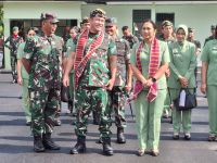 KASAD Jenderal TNI Maruli Simanjuntak Tegaskan Komitmen TNI dalam Menjaga Kedaulatan Negara Kepala Staf Angkatan Darat (KASAD) Jenderal TNI Maruli Simanjuntak M.Sc. beserta rombongan melaksanakan kunjungan kerja di Wilayah Kodam IX/Udayana