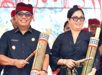 Bupati Sanjaya dan Rai Wahyuni Sanjaya Buka Festival Ogoh-Ogoh Mini Singasana II 2025, Wujud Kreativitas dan Pelestarian Budaya Sejak Dini Festival Ogoh-Ogoh Mini Singasana II 2025
