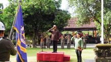 Sekda Dewa Indra: Tingkatkan Kemampuan Komunikasi, Pol PP dan Satlinmas Harus Humanis dalam Menangani Pelanggaran Pol PP dan Satlinmas