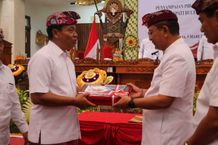 Bupati Sutjidra Kaji Perampingan Organisasi Perangkat Daerah Bupati Sutjidra