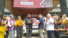 Bupati Sedana Arta Terima Bantuan Mobil Donor Darah untuk PMI Bangli Bupati Sedana Arta Terima Bantuan Mobil Donor Darah untuk PMI Bangli