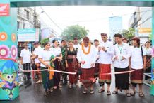 Sekda Alit Wiradana Buka Sesetan Heritage Omed-Omedan Festival Buka Omed-omedan