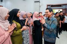 Bupati Adi Arnawa Salurkan Bantuan Sosial Keagamaan Penyerahan Bantuan