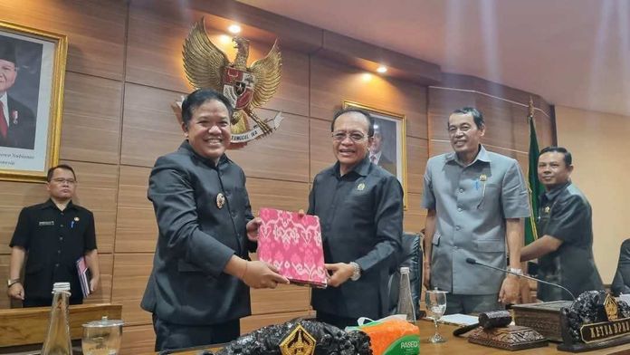 BaliPortalNews_ Rapat Paripurna Rapat Paripurna