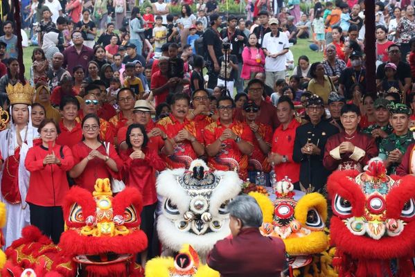 BaliPortalNews_ Simbol Keberagaman dan Kerukunan - Festival Imlek dan Cap Go Meh Meriahkan Tabanan - (3) Simbol Keberagaman dan Kerukunan - Festival Imlek dan Cap Go Meh Meriahkan Tabanan