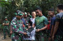 Dansatgas TMMD Ke-123 Kodim Tabanan Pimpin Apel Pagi dan Periksa Perlengkapan Personel TMMD