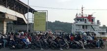 Lonjakan Pemudik di Padangbai, ASDP Tambah Tiga Kapal ke Lembar Mudik