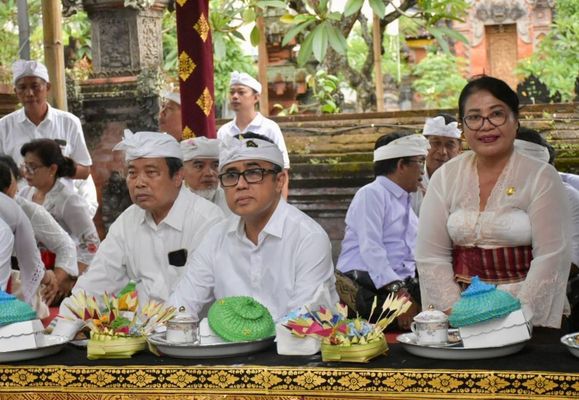 Melaspas Pratima dan Archa