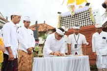 Wali Kota Jaya Negara Hadiri Upacara Melaspas Patung “Maburu”, Jadi Simbol Kearifan Lokal Masyarakat Panjer Pemelaspasan