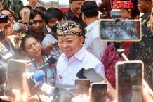 Warga Serangan Bisa Tersenyum, Gubernur Koster Siapkan Perda untuk Jaga Hak Masyarakat atas Pantai Siapkan Perda