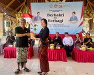 Sekretaris TP PKK Bali Berbakti dan Berbagi di Desa Susut Bangli Berbakti dan Berbagi