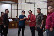 Buka Rakerprov KONI Bali, Wagub Giri Prasta Dorong Pembangunan Sport Center untuk Cetak Atlet Berprestasi Rakerprov KONI Bali