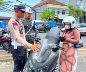 Ditlantas Polda Bali Gandeng POM TNI dan Provos Tindak Pengendara Tidak Gunakan TNKB TNKB