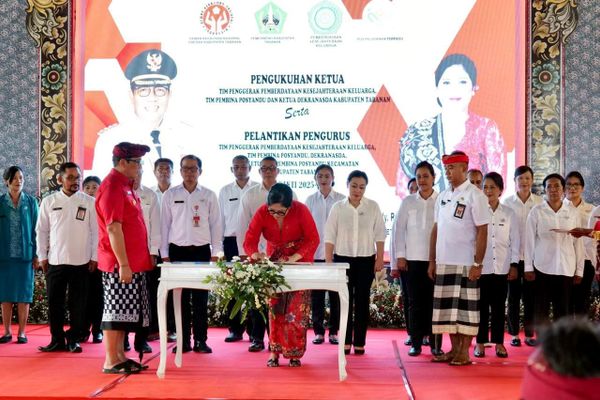 Kukuhkan Rai Wahyuni Sanjaya