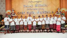 Gubernur Koster Serukan Desa Lestari Tanpa Sampah Plastik, Siapkan Insentif Bagi yang Sukses Kelola Sampah Berbasis Sumber Kelola Sampah Berbasis Sumber