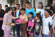 Gandeng Gatriwara dan Ormas, Kesbangpol Bali Salurkan Bantuan bagi Veteran dan Keluarga Kurang Mampu Salurkan Bantuan