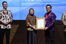 Capaian Indeks Reformasi Birokrasi Kota Denpasar Jadi Yang Terbaik, Wawali Arya Wibawa Terima Penghargaan Nasional dari Kemenpan RB Penghargaan Nasional