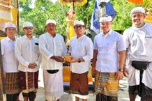 Wawali Arya Wibawa Hadiri Pemelaspasan Patung Pelawatan di Pura Dalem Pengembak Sanur Upacara Pemelaspasan