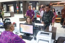Sekda Alit Wiradana Tinjau Layanan di MPP Sewaka Dharma, Tetap Beroperasi Meski Saat Cuti Bersama MPP