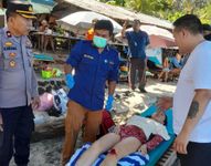 Selfie di Atas Batu Karang, WNA Rusia Terhempas Ombak di Pantai Bias Tugel WNA