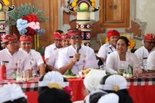 Bupati Sanjaya Hadiri Upacara Dewa Yadnya di Desa Adat Kerta dan Mengesta Upacara Dewa Yadnya