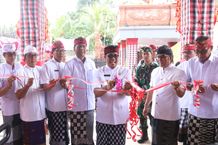 Bupati Sanjaya Bersama Wagub Giri Prasta Hadiri Pemelaspasan Kantor Desa Kesiut dan Karya Ngenteg Linggih Desa Adat Wanasari, Tabanan Pemelaspasan
