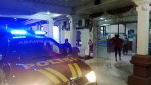 Akses Jalan Tertutup Material Longsor, Ibu Hamil di Abang Tempuh 2 KM Jalan Kaki untuk Dievakuasi Ibu Hamil