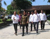 Wagub Giri Prasta Apresiasi Sinergi KPID Provinsi Bali dalam Upaya Dukung Gerakan Bali Bersih Sampah Gerakan Bali Bersih Sampah
