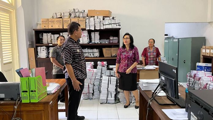 Tinjau Kinerja Pegawai Tinjau Kinerja Pegawai