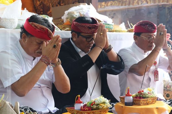 Upacara Pujawali