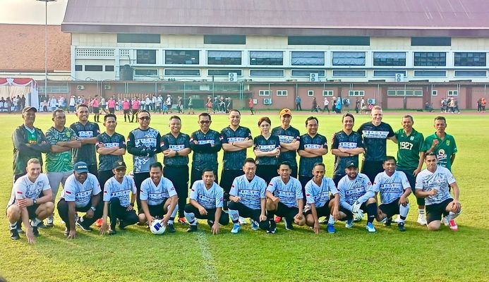 Mayor's Fun Football Match