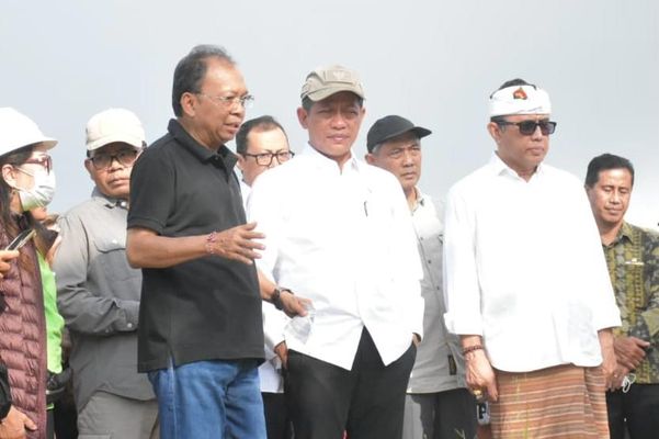 peninjauan di TPA Suwung peninjauan di TPA Suwung