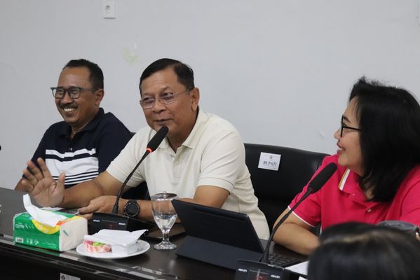 Bantuan Seragam Sekolah Gratis